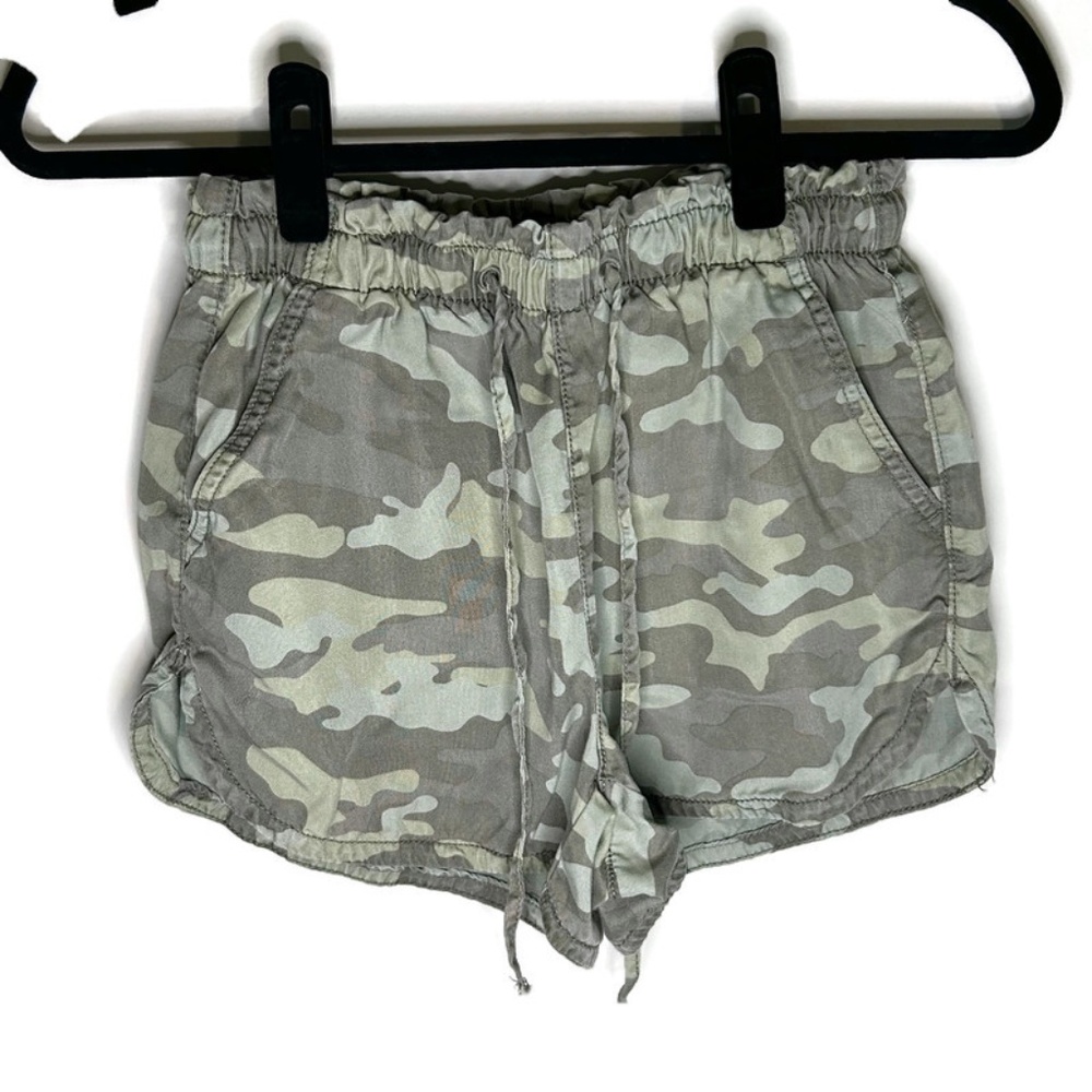 American Eagle Women's Camo Shorts XS (GUC)
